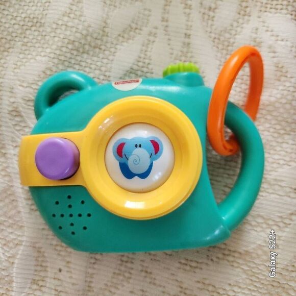 Fisher Price telephone pull toy and toy camera - Picture 3 of 8